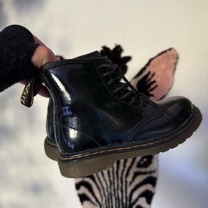 TODDLER 1460 PATENT LEATHER LACE UP BOOTS